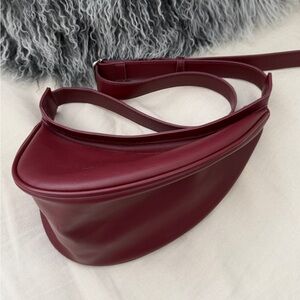 Slouchy banana bag inspired by The Row model